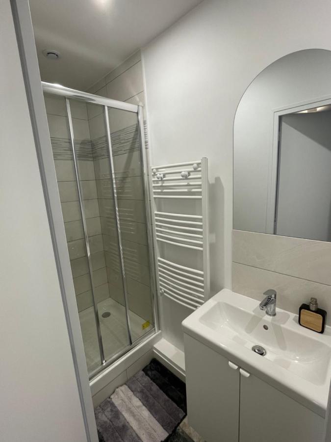Joli T2, Terrasse Et Jardin, Ideal Pour Familles, A 15 Min De L'Aeroport Roissy Cdg Tremblay-en-France Екстер'єр фото